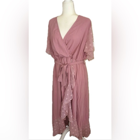 SHEIN Dresses & Skirts - Shein Curve Pink Polka Dot Flowy Maxi Dress Size 2XL